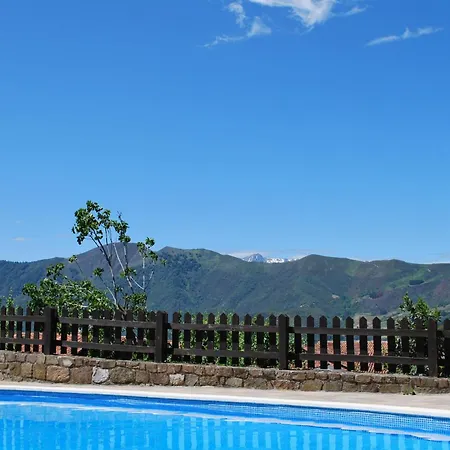 Con Piscina Lebanes Picos De Europa Apartamento