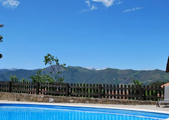 Con Piscina Lebanes Picos De Europa Apartment